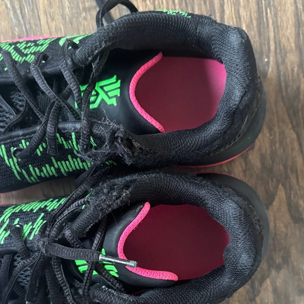 Basketball shoes - Picture 6 of 10